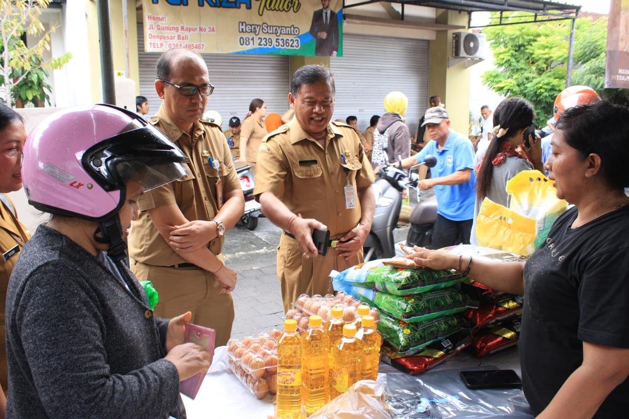 Tekan Laju Inflasi Menjelang Nataru, Pemkot Denpasar Kembali Gelar Pasar Murah